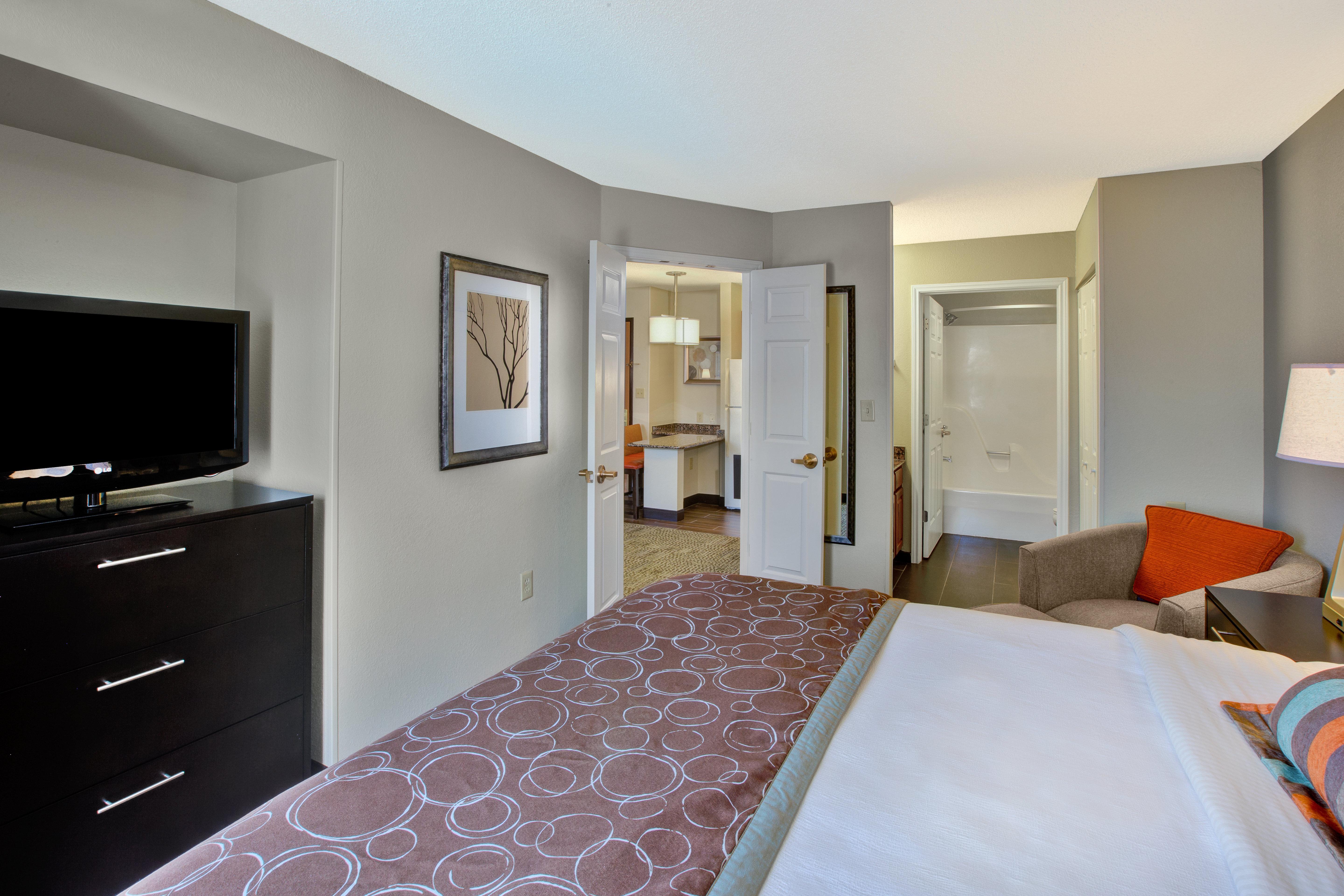 Staybridge Suites Louisville - East By Ihg Exterior photo