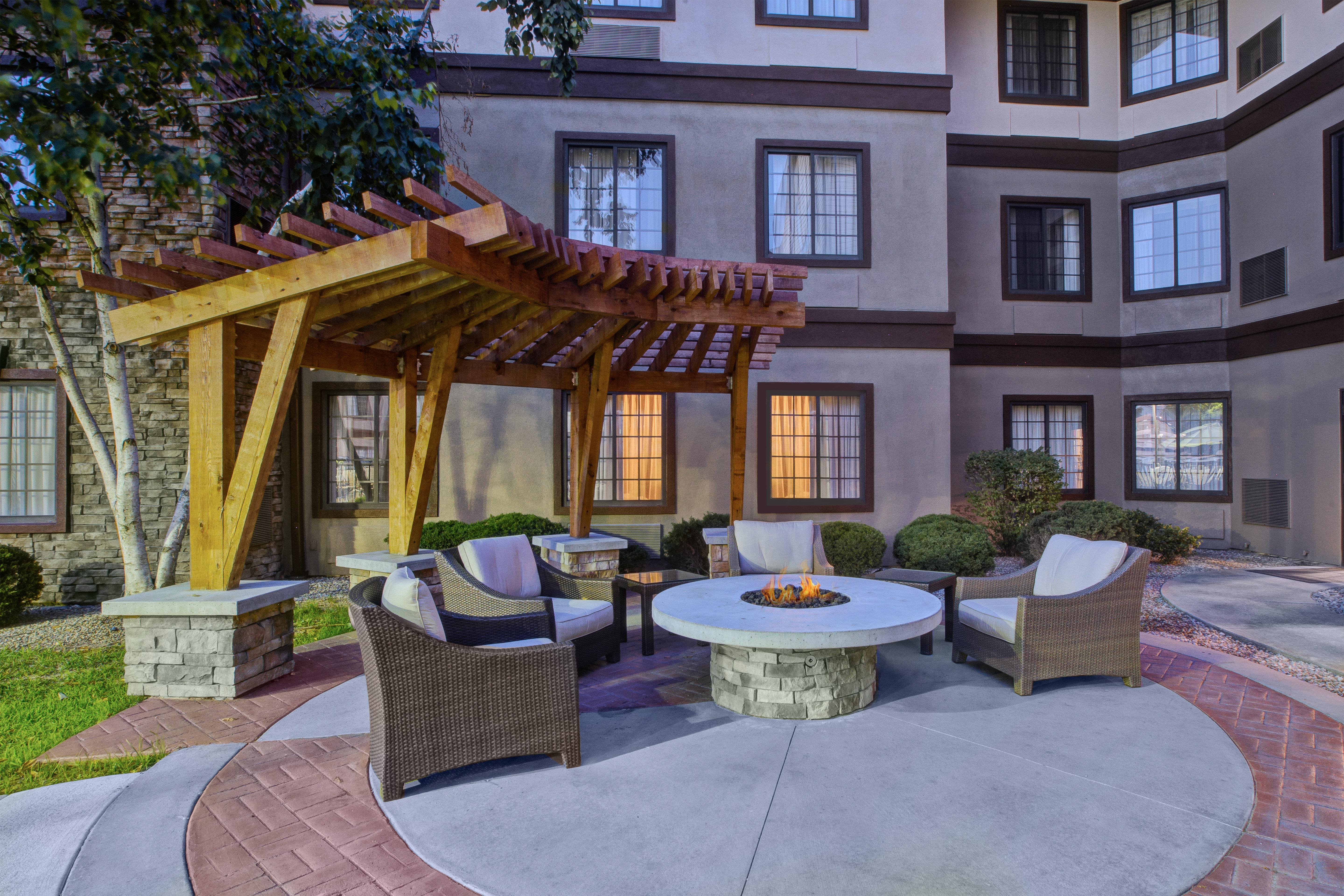 Staybridge Suites Louisville - East By Ihg Exterior photo
