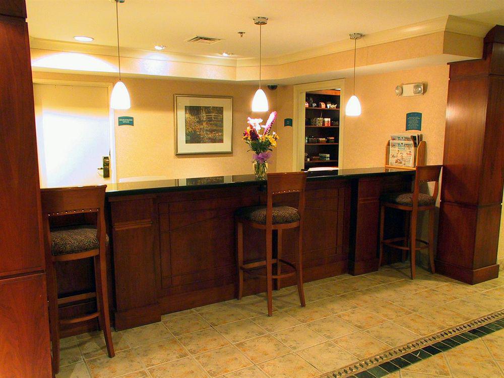 Staybridge Suites Louisville - East By Ihg Restaurant photo